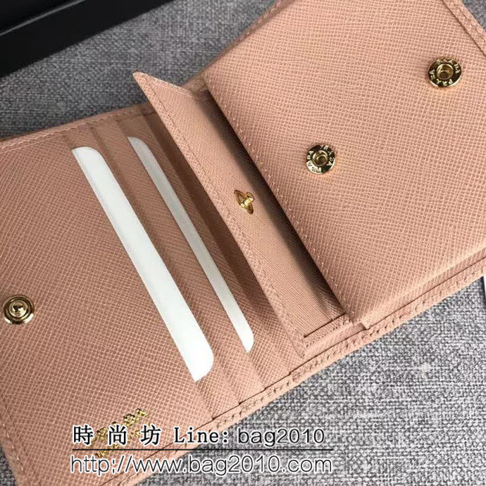 PRADA普拉達 經典爆款 頂級原單十字紋牛皮 女士短皮夾 1MV204 DD1405